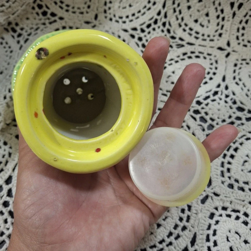 VTG‎ Mushroom Refrigerator Baking Soda Holder Ceramic Cozy Cottage Core Yellow